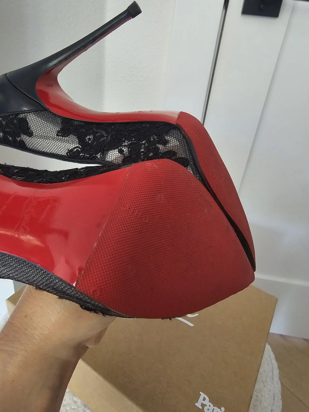 Miss Z Pointy Toe Lace Pump Christian Louboutin Size 39